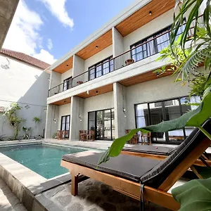 adi-surya-guest-house.hotelsseminyak.net/